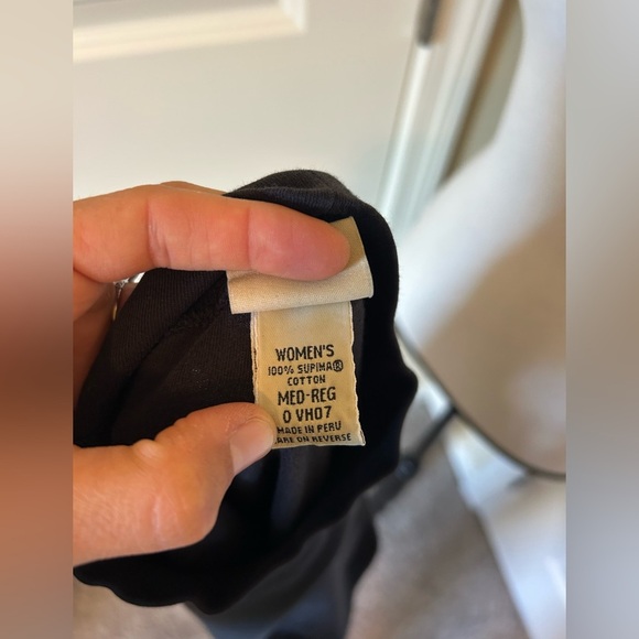 L.L.Bean vintage- 100% Supima cotton  Black short sleeve turtle neck Tshirt - Picture 6 of 6